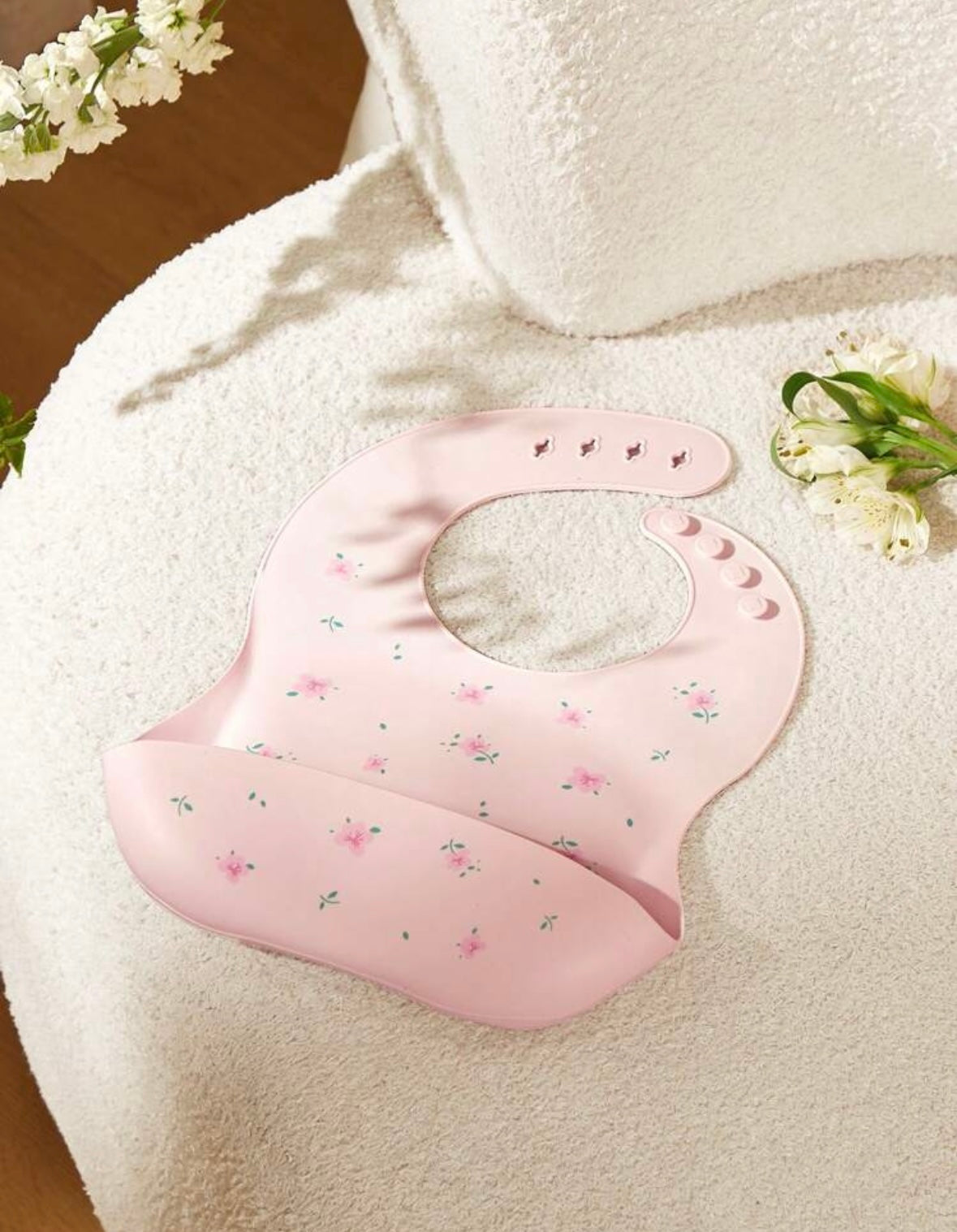 Blossom Catcher Silicone Bib